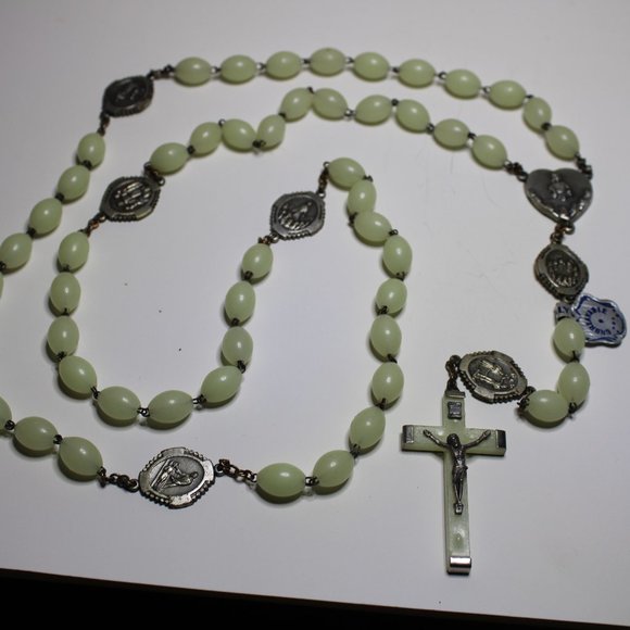 1950s Italian Long Rosary Crucifix - Picture 5 of 12